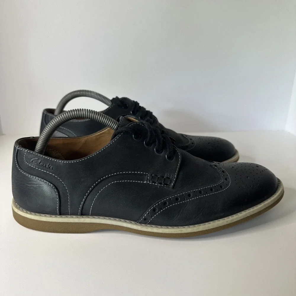 CLARKS Men's‎ Size 9 US Navy Blue Leather Lace Up Dress Shoe VERY NICE